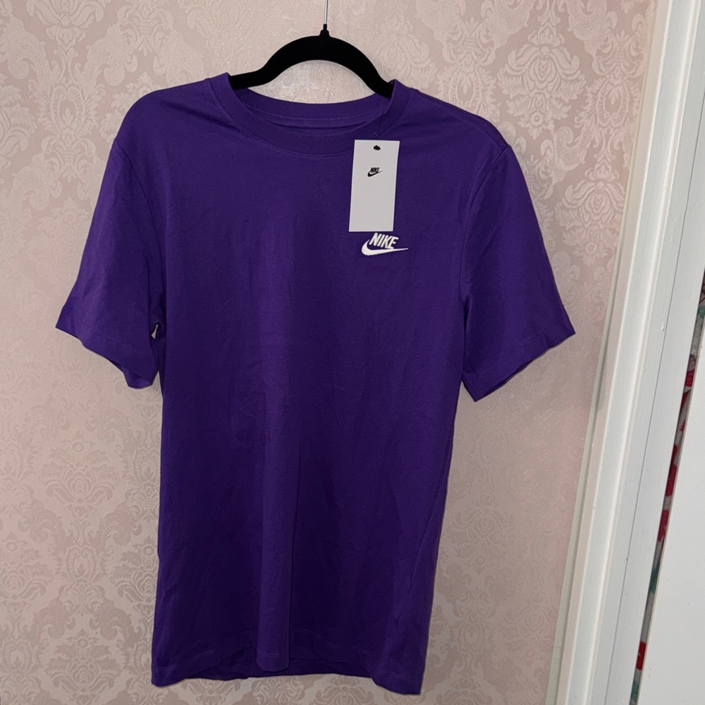 Nike Men's Short Sleeve Tee in Bold Purple